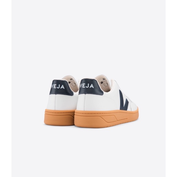 Veja Mens V-12 Sneakers - Extra White/Nautico/Gum Sole Size 43 - Picture 4 of 14